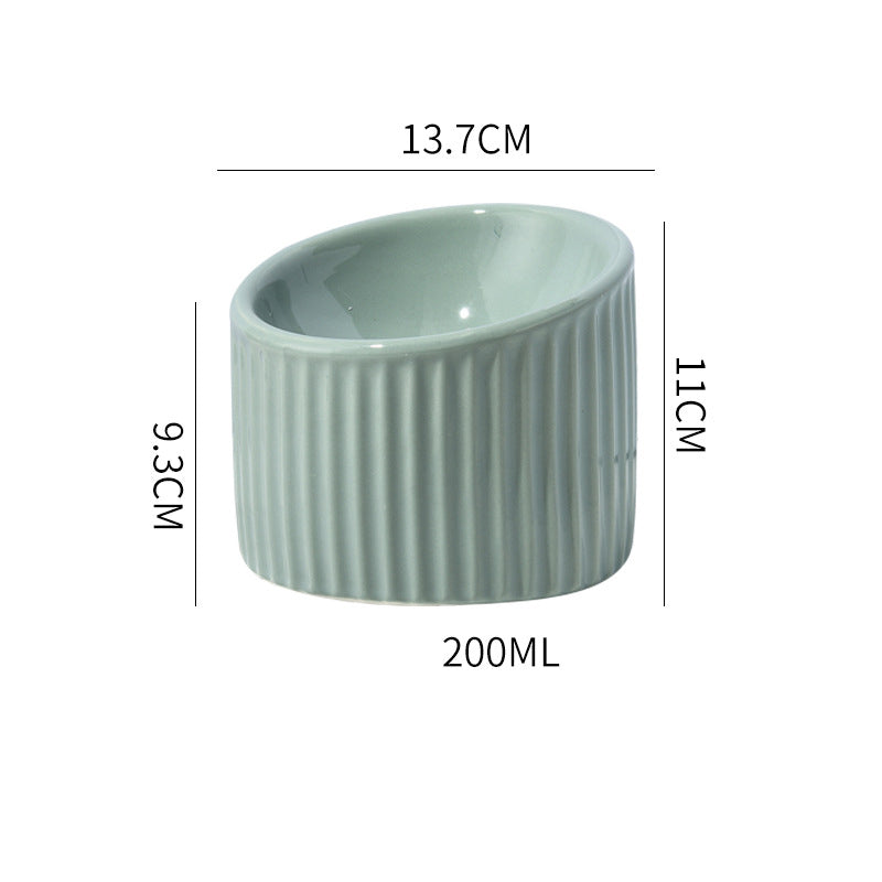 Green ceramic bowl with dimensions and capacity label on a white background