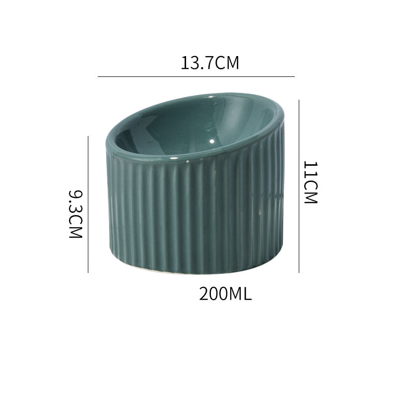 Green ribbed container with dimensions on a white background